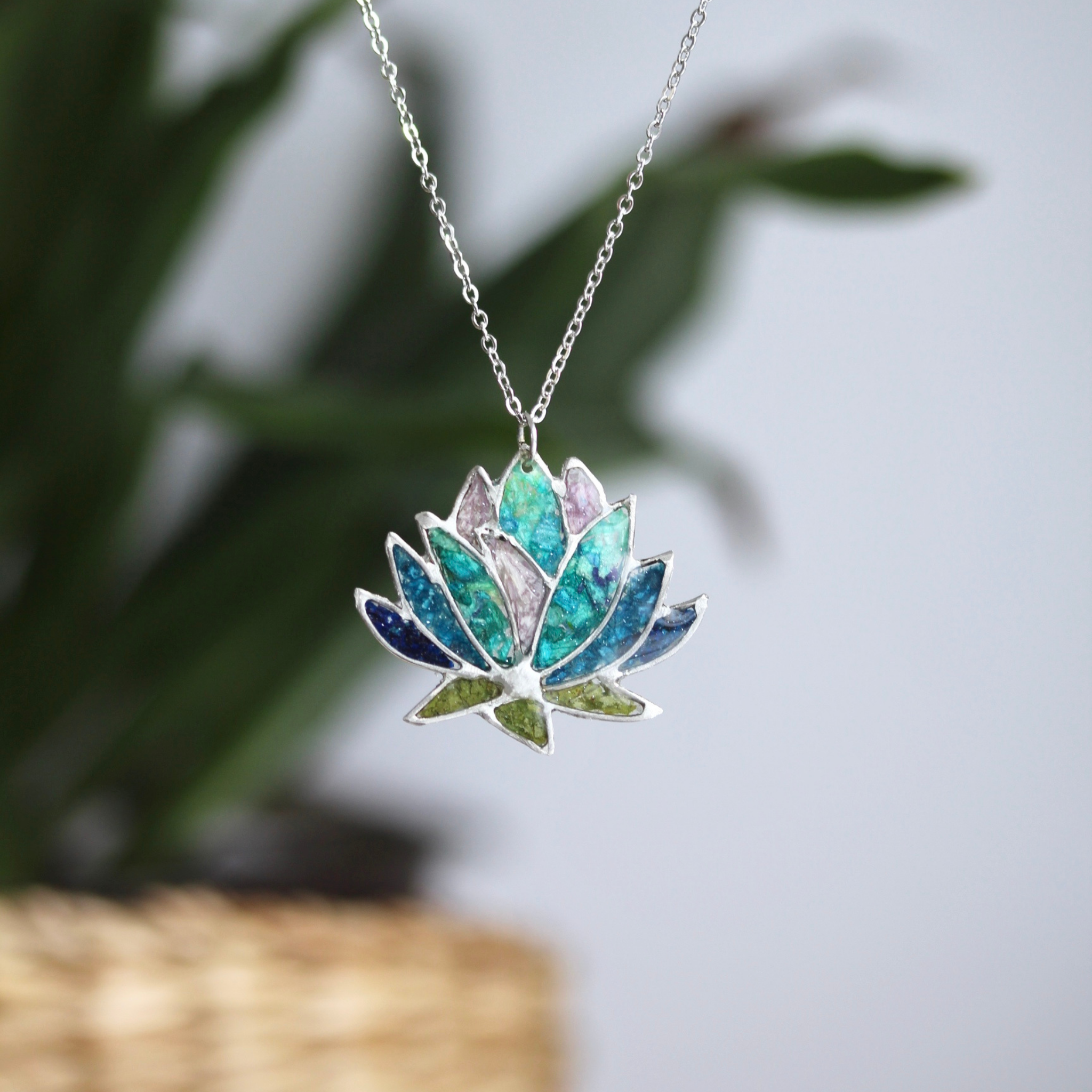 Lotus top blossom necklace